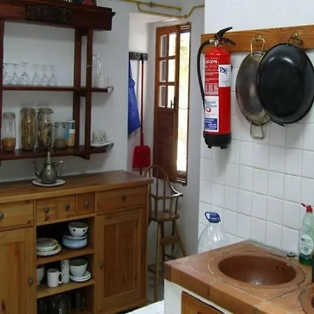 Sleeps 4 Wifi *